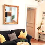 Charming 1 Bedroom In Upper Marais