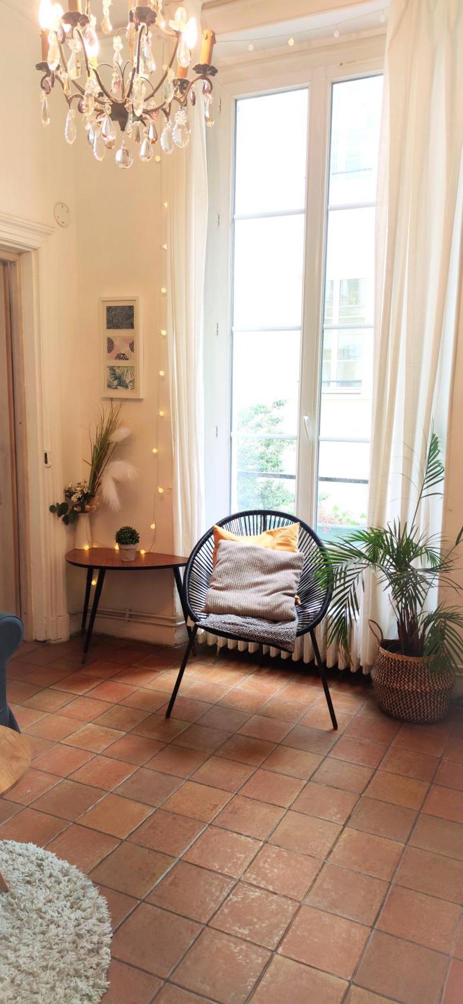 Charming 1 Bedroom In Upper Marais Apartment